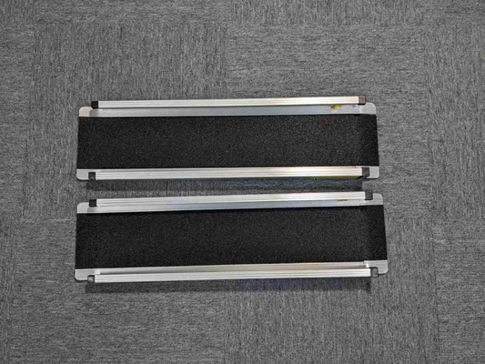 Barrierefreie Rampen für Rollstuhlfahrer in Einkaufszentren Teleskop- und Aluminiumlegierung