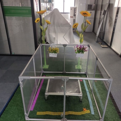 Innenfachklappbare Hundehütte Transparentes Acryl-Portables Tierzaun mit Tiermuster
