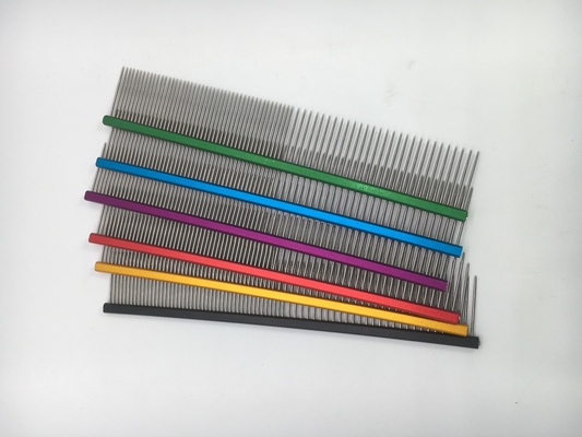 Funktionale Haarpflege-Haustier-Hunde-Kamm mit individueller Farbe und langlebiger Aluminiumlegierung