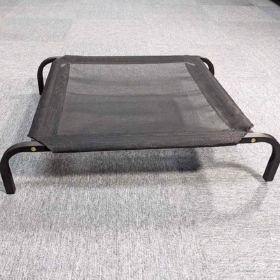 Pulverbeschichtetes Hochbett für Hunde mit atmungsaktivem Design und wasserdichtem Material