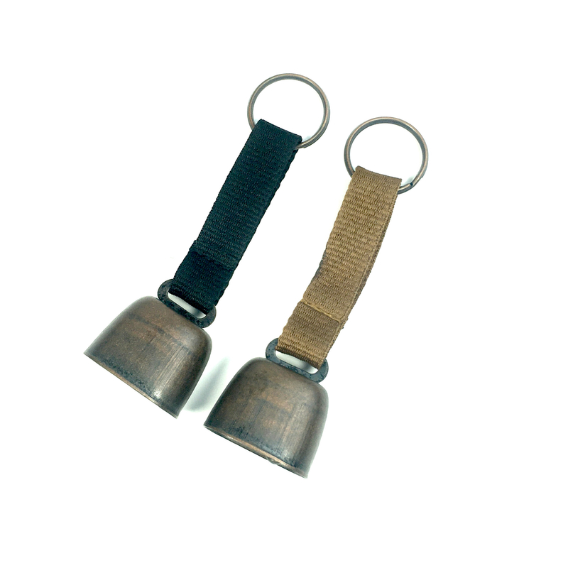 Handfläche Geflechte Glocke Mini Pet Dog Charm Kuh Glocke für Wandern und Campen 120mm * 35mm Braun